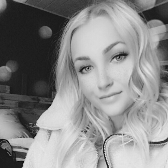 Profile Picture of Danielle Doner (@d_doner) on Poshmark