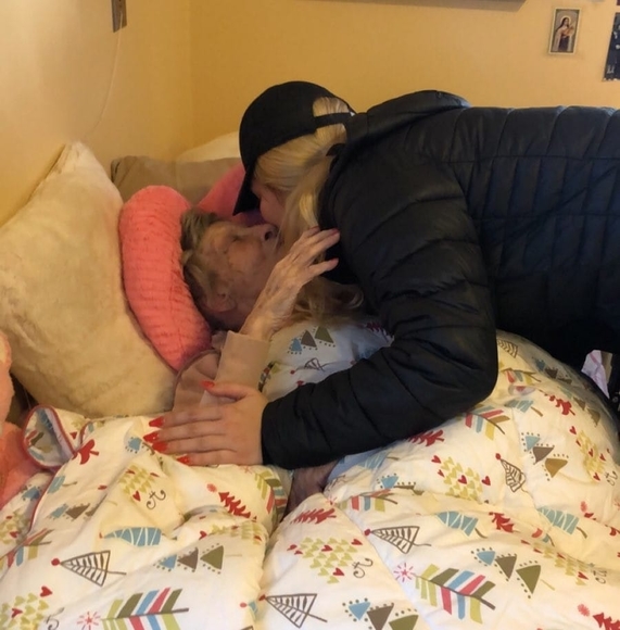 Profile Picture of Angela Fisher (@angelafisher113) on Poshmark