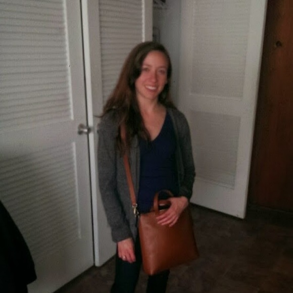 Profile Picture of Angela Hatkoff (@angmarie293) on Poshmark