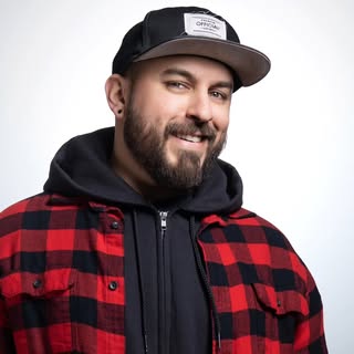 Profile Picture of Nick Larson (@nicklarsoncomedy) on Instagram