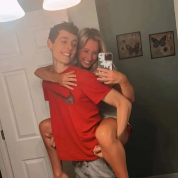 Profile Picture of Brady Powers (@bradypowers602) on Poshmark