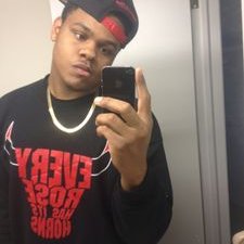 Profile Picture of Derrick Slade (@_lukeshapiro) on Twitter