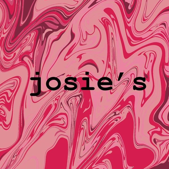 Profile Picture of josie’s cases! (@josiescases) on Tiktok