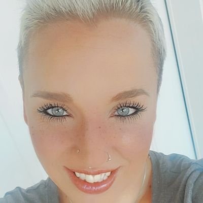 Profile Picture of Amanda McClean (@AmandaMcClean4) on Twitter