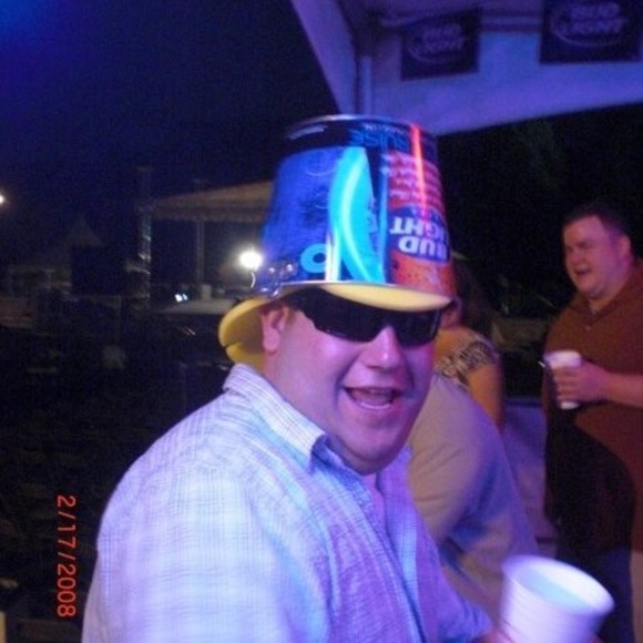 Profile Picture of Michael Ruelas (@mdruelas) on Poshmark