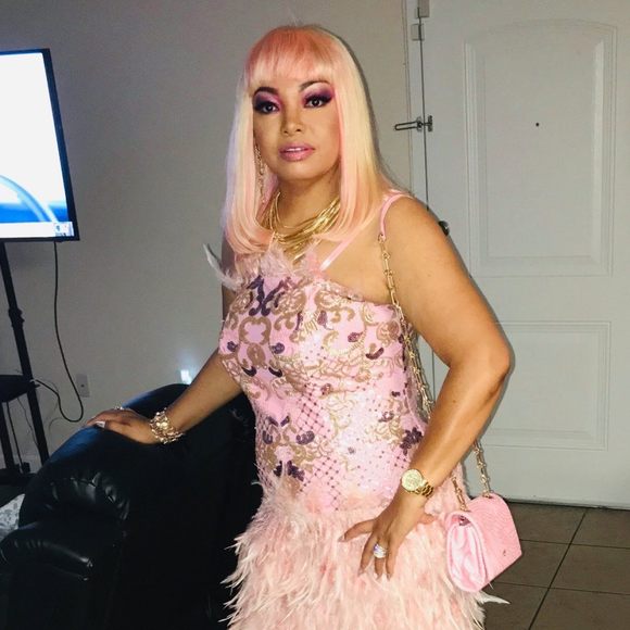 Profile Picture of Yvette Cooke wong (@vettabella) on Poshmark