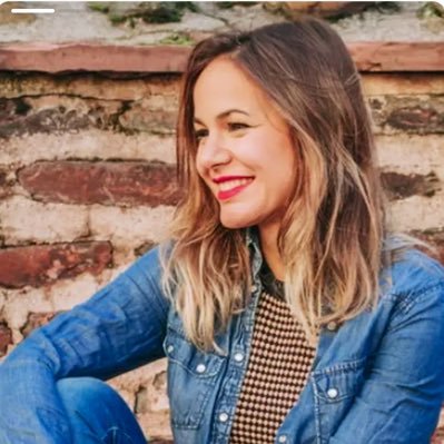 Profile Picture of Lucía Manzano (@LuZiAppLe) on Twitter