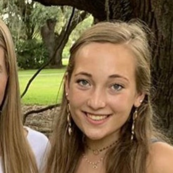 Profile Picture of Isabelle Perry (@isabellesells1) on Poshmark