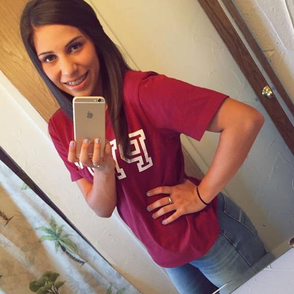 Profile Picture of Josephine Samarron (@josephine96) on Poshmark