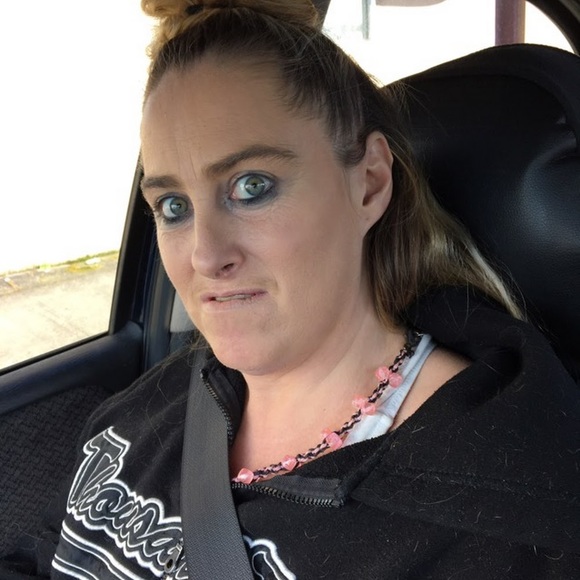 Profile Picture of Laura Pilcher (@laurapilcher) on Poshmark