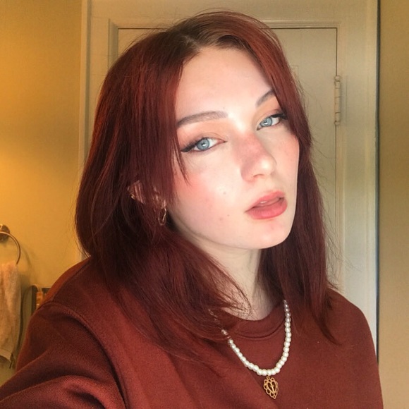 Profile Picture of Kaarina Sirkka (@kaarinasirkka) on Poshmark