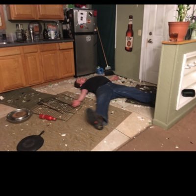 Profile Picture of Jason Gifford (@warmpopov) on Twitter