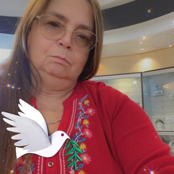 Profile Picture of Jan Fowler (@jssbof) on Poshmark
