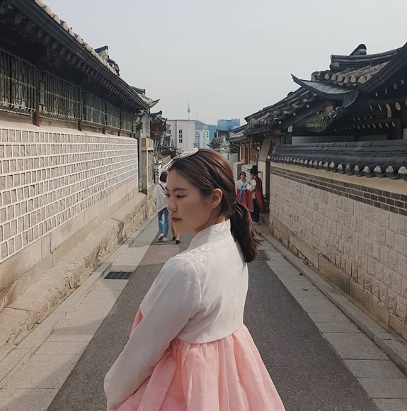 Profile Picture of Borim Yoon (@bryoon94) on Poshmark
