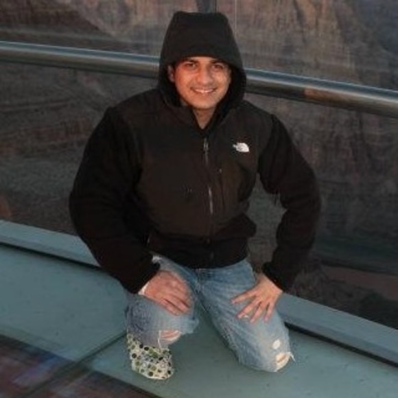 Sandeep Yadav - Poshmark Profile Picture of Sandeep Yadav (@lasandeepyadav) on Poshmark