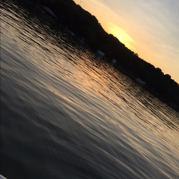 Profile Picture of Taylor Dudenhoeffer (@t_dude) on Poshmark