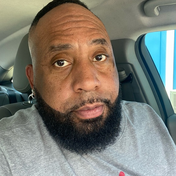 Profile Picture of Adrian Williams (@adrianwillia915) on Poshmark