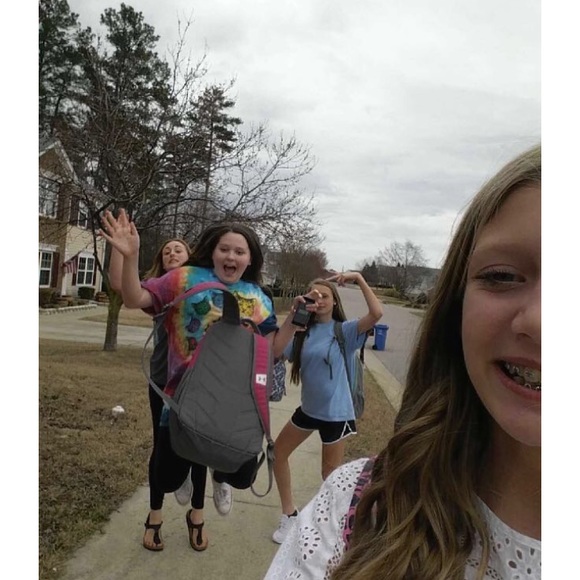 Profile Picture of Mackenzie Vester (@mackvester) on Poshmark