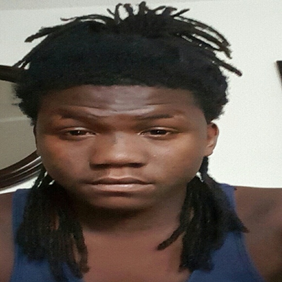 Profile Picture of Adrian Darden (@relo515) on Poshmark