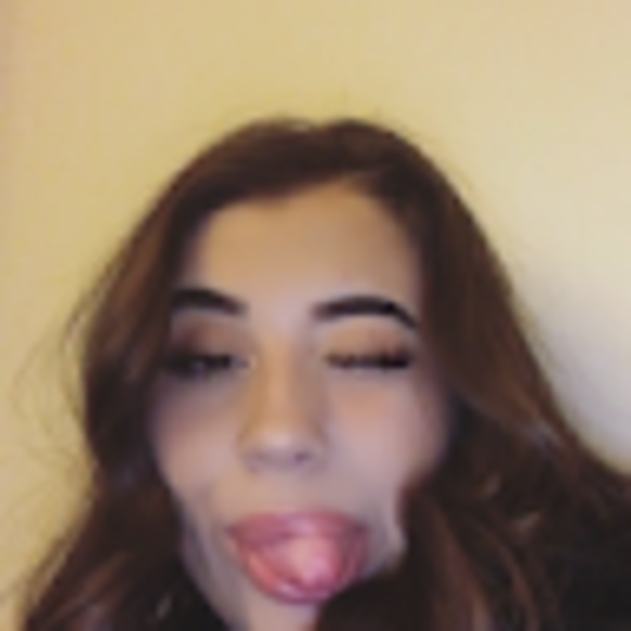 Profile Picture of Brianna Arcos (@briannaxarcos) on Poshmark