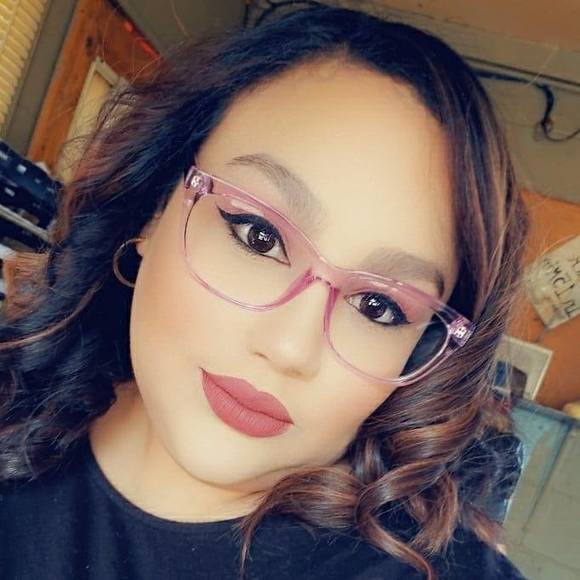 Profile Picture of Jesenia Ivelise (@jeseniaivelise) on Poshmark
