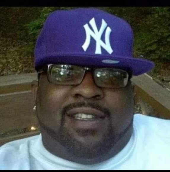 Profile Picture of Steven Paige (@stevenpaige) on Poshmark