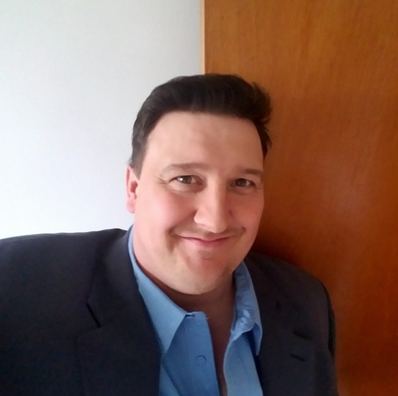 Profile Picture of David Dobbs (@david_dobbs2008) on Poshmark