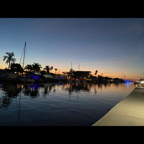 Profile Picture of Sandy Stabenfeldt (@ss4122) on Poshmark