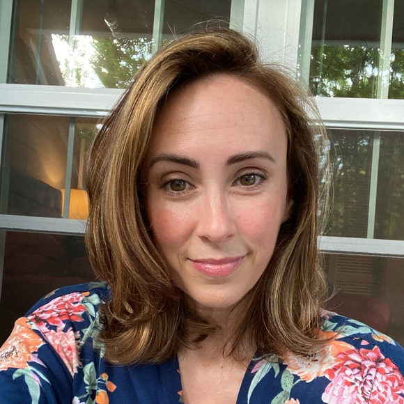 Profile Picture of Christina Simonton (@notnomisc77) on Poshmark