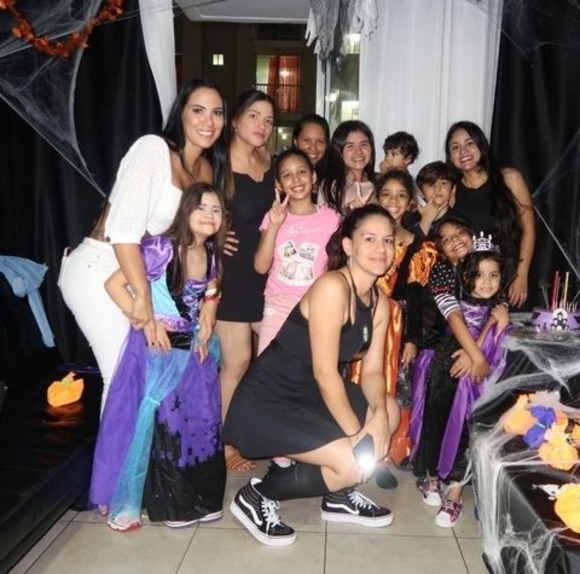 Profile Picture of Yolanda Castillo (@yolac1954) on Poshmark