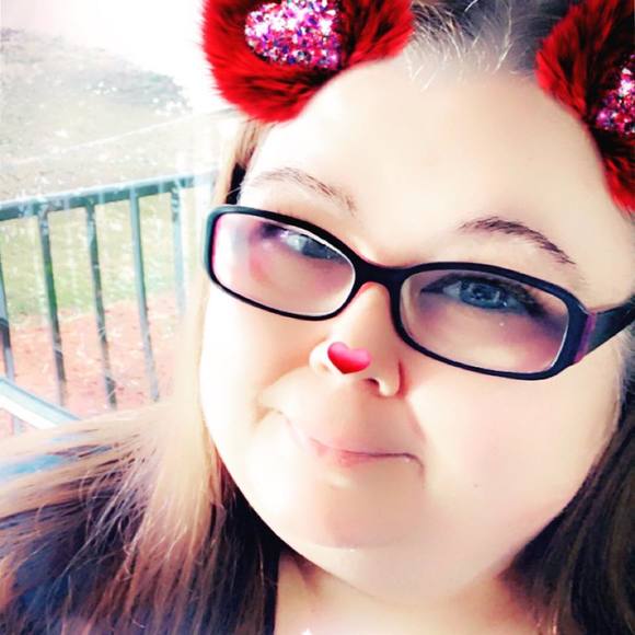 Profile Picture of Nickie Jarvis (@bandn2002) on Poshmark