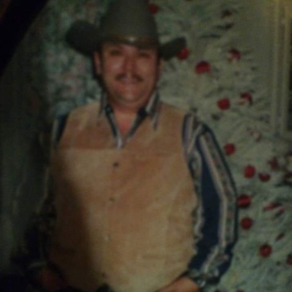 Profile Picture of James Hallman (@james_hallman) on Poshmark