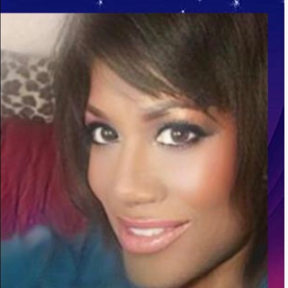 Profile Picture of Sandra Isles (@sisles0920) on Poshmark