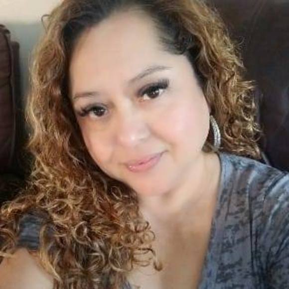 Profile Picture of Mayra Traughber (@mjtraughber) on Poshmark