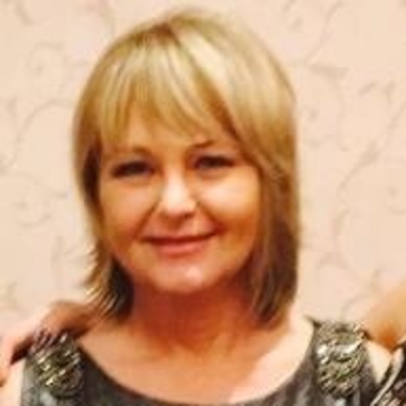 Profile Picture of Jola Leniart (@leniartj) on Poshmark