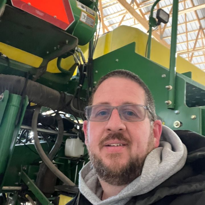 Profile Picture of Dustin (@farminginiowa80) on Tiktok