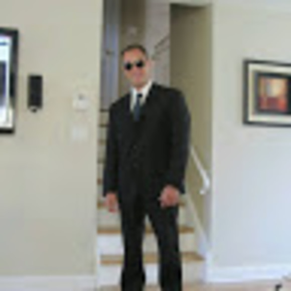 Profile Picture of Bill Albertson (@billzskillz) on Poshmark