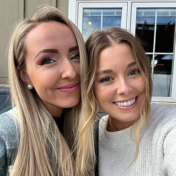 Profile Picture of Lauren Brusoe (@laurenncolleen) on Poshmark