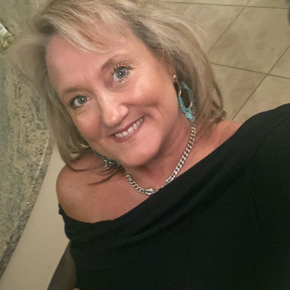 Profile Picture of Karen Gagel (@karengagel) on Poshmark