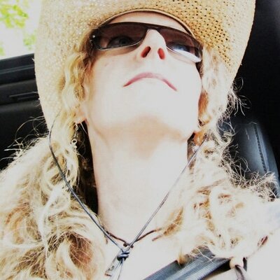 Profile Picture of Karin Kern (@Sonnentaumel) on Twitter