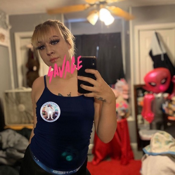 Profile Picture of Olivia Manning (@oliviagrace044) on Poshmark
