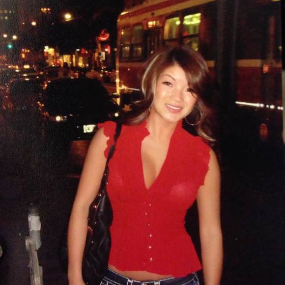 Profile Picture of Kim Lam (@kimlam_82) on Poshmark