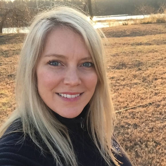 Profile Picture of Meghan Lighthizer (@meghanlight) on Poshmark