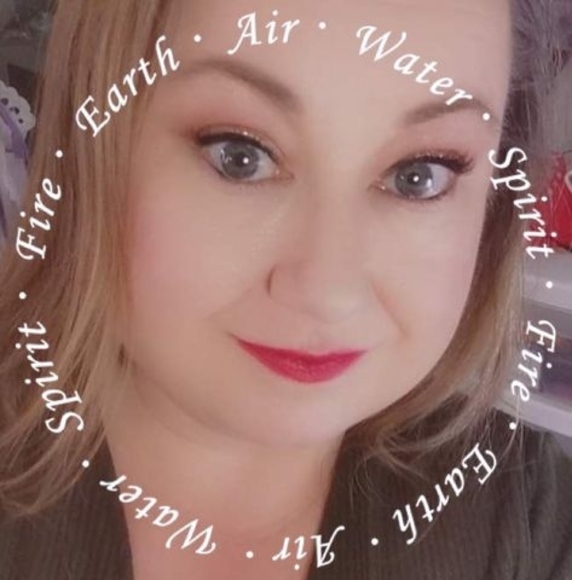 Profile Picture of Dawn Cryer (@mauvetoad) on Poshmark