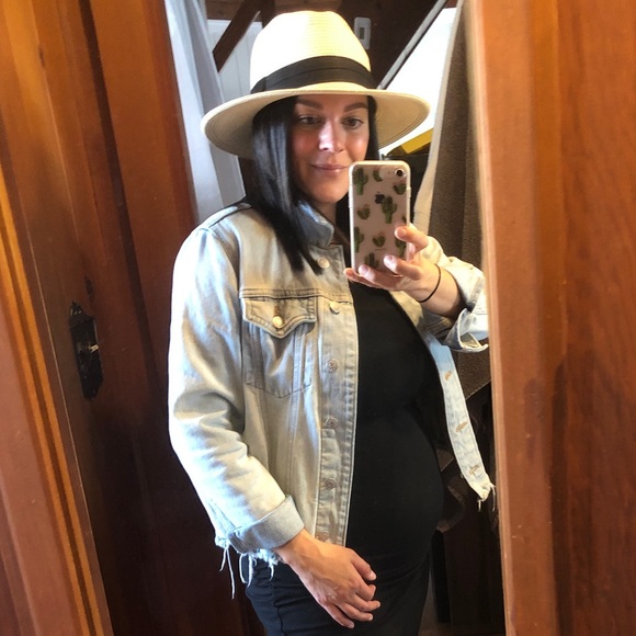 Profile Picture of Dena Heath (@denamasheath) on Poshmark