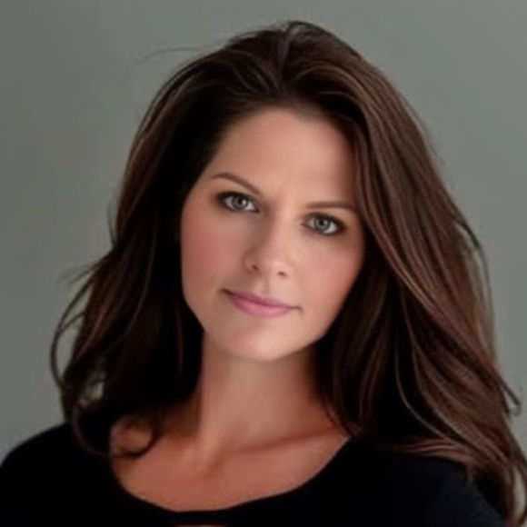 Profile Picture of Shawna Blevins (@shawnablevins74) on Poshmark