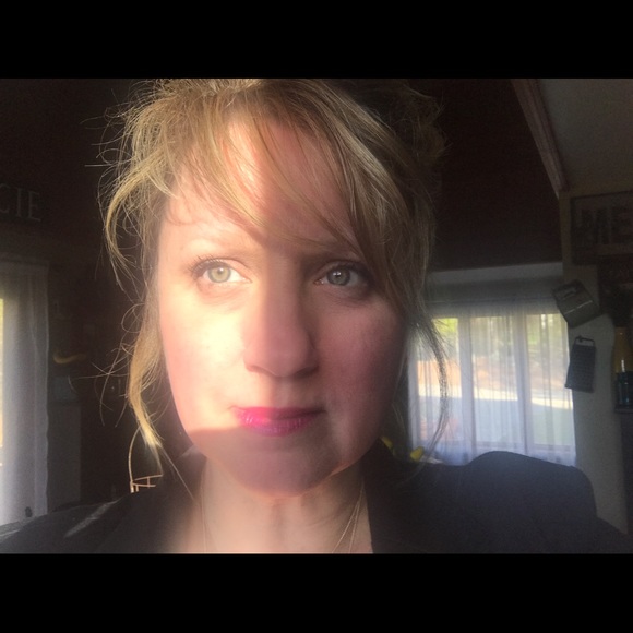Profile Picture of Christine Pierce (@graciexp) on Poshmark