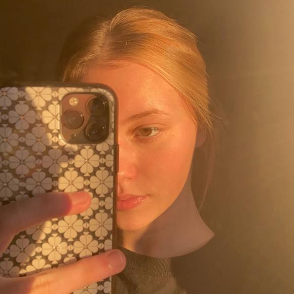 Profile Picture of Tomi Bashford (@bbvolleyball16) on Poshmark