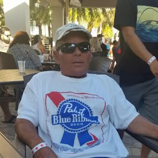 Profile Picture of Andrew Misiewicz (@andrewmisiewicz) on Instagram