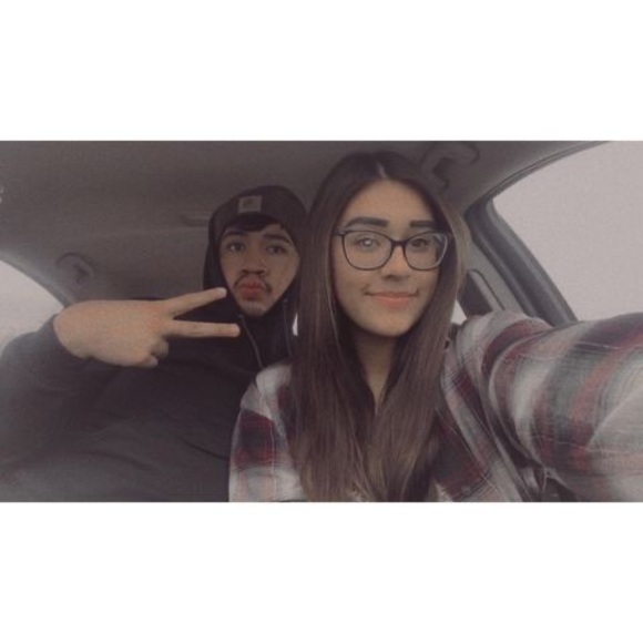 Profile Picture of Paulina Becerril (@paulinabecerril) on Poshmark